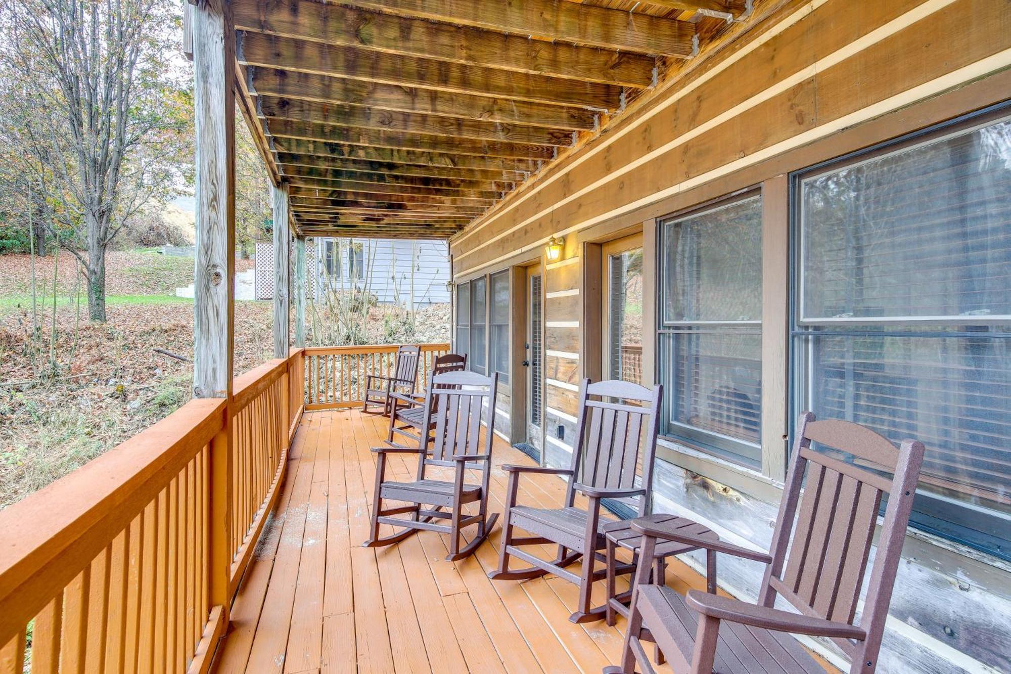 Villa Pet-Friendly Gatlinburg Retreat With Hot Tub! Exterior foto